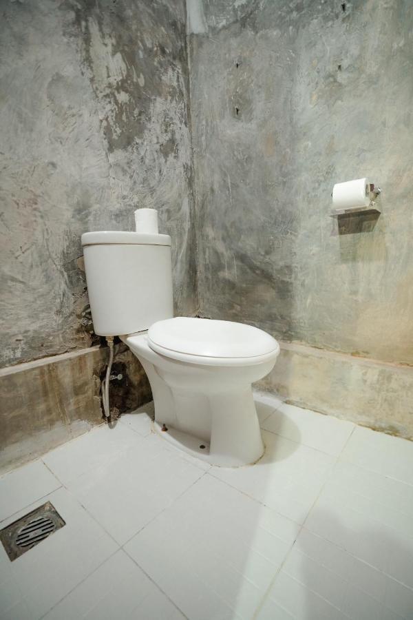 Waiwas Hostel Kuta  エクステリア 写真